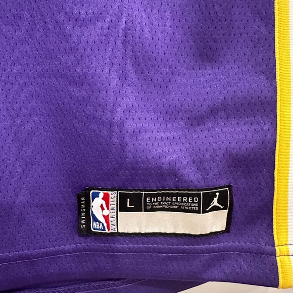 Lakers LeBron James 23 Youth Jersey Large - Picture 4 of 4